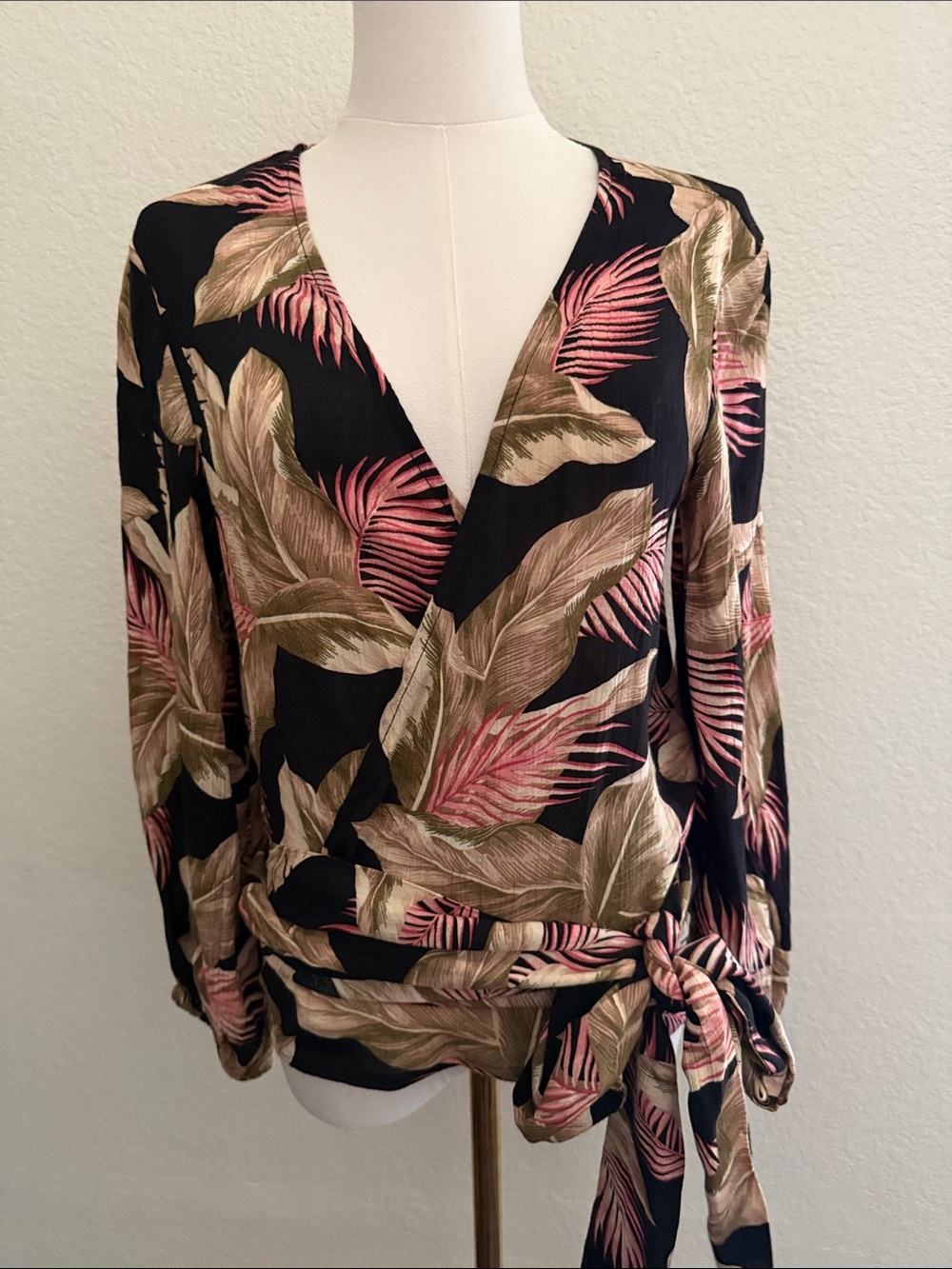 Billabong Love Wrap Blouse in tropical print